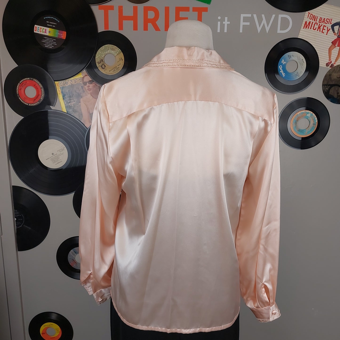 Lord and Taylor 100% Silk Peach Collared Button-Down Blouse Bead Embroidered Pockets  Size 6