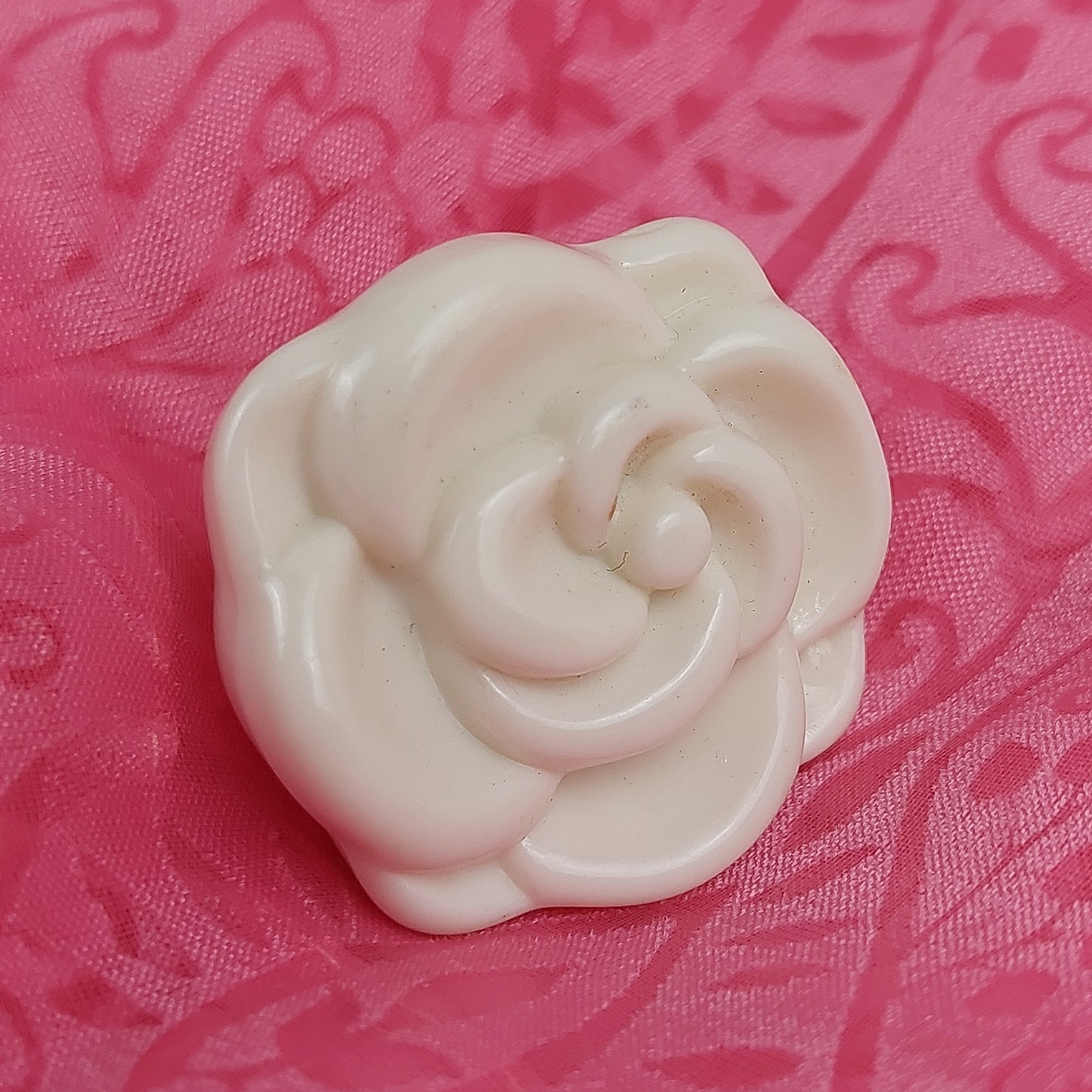 Vintage Carved Lucite White Rose Flower Chunky Ring Size 7 - Retro Style