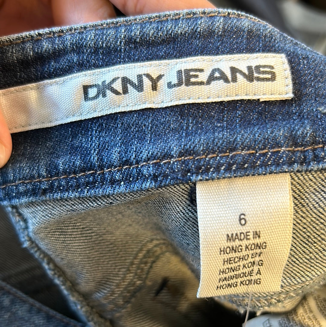DKNY Women's New Dark Wash Denim Soho Bootcut Stretch Jeans size 6