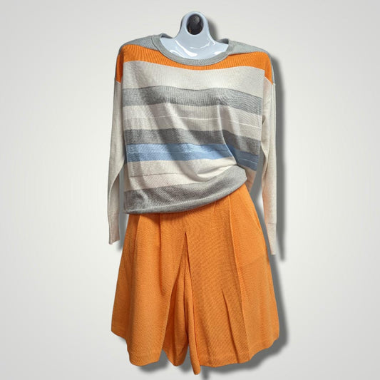 St John Sportswear Marie Gray Orange Sweater Knit Culottes Shorts with Pockets Size 2