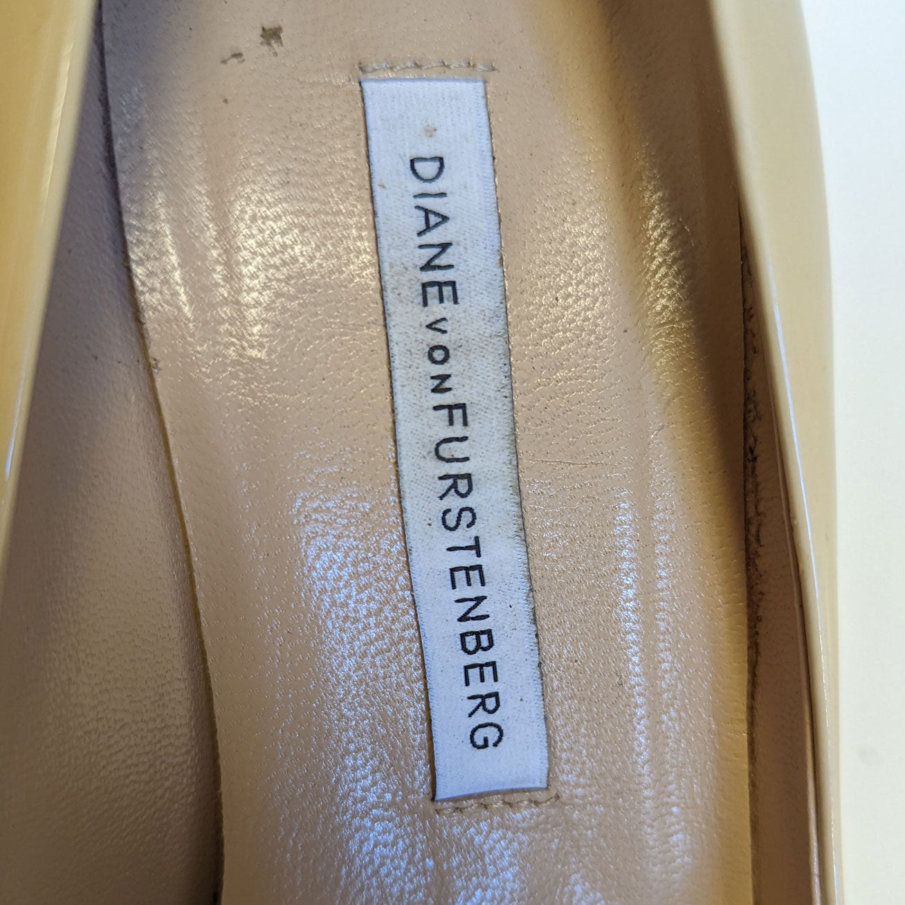 DVF Diane Von Furstenberg Bang Nude Patent Pumps Heels Size 5.5
