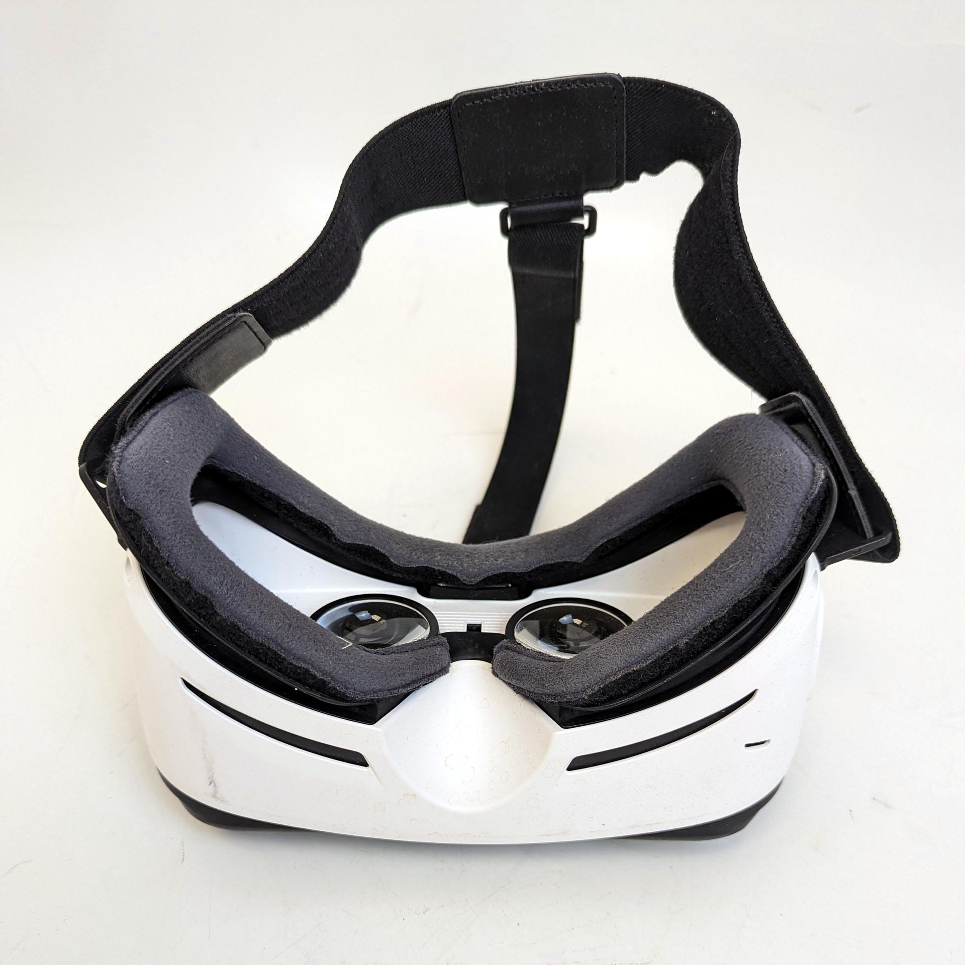 Samsung Gear VR Oculus Headseat SM-R322